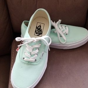 NWT MINT VANS sz 6.5 women